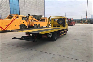 金东非事故拖车